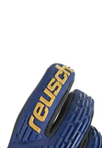 Blauer Torwarthandschuh mit strukturiertem, schwarzem Handflächenbereich. Ausgestattet mit auffälligem goldenem Logo, verstärkten Nähten und atmungsaktivem Material an den Seiten.