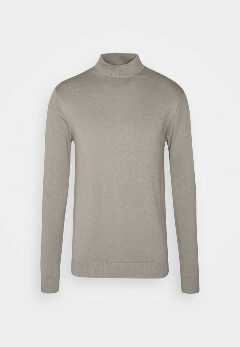 Lysegrå langærmet turtleneck sweater med ribbede manchetter og nederkant, vist på en ensfarvet hvid baggrund.