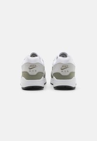 Nike Sportswear AIR MAX - Tenisice - white/light army/neutral/grey/black