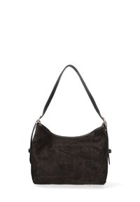 Zwarte suède handtas met een gebogen vorm, korte handgreep, ritsafsluiting en gouden accenten. Soepele textuur met een zachte afwerking.