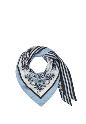 Foulard quadrato di seta con motivi floreali e a righe blu, nere e bianche, piegato a forma triangolare.