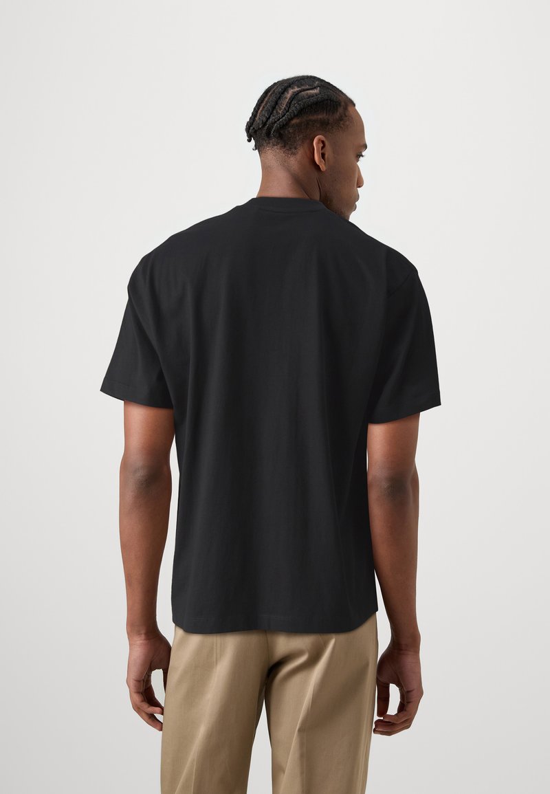 GUESS Men's Eco Jamey T-Shirt - Jet Black Cotton Blend Tee With Printed Logo
