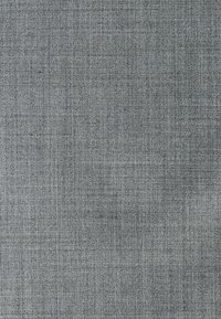 Tela gris con un patrón tejido texturizado. La superficie es suave, con sutiles variaciones de tono y una fina estructura de cuadrícula.