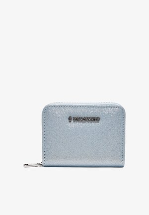 Mala novčanik sa patent zatvaračem u metalik svijetloplavoj boji s teksturiranim završetkom i metalnim logotipom sprijeda.