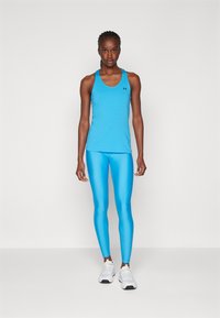 Under Armour TECH RACER  - Felső - viral blue/black