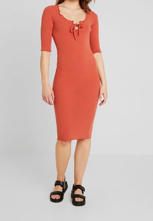 Pouzdrové šaty - orange