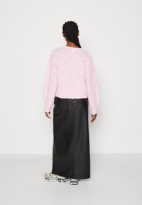 Monki Stickad tröja - pink