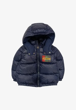 Giacca a vento blu marino con chiusura a zip, cappuccio e orlo elastico. Presenta un logo colorato e un tessuto a contrasto sul cappuccio.