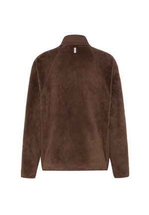 Pull en polaire marron avec un col haut, des manches raglan et une surface douce et texturée ; présente une petite étiquette de marque au niveau du cou.
