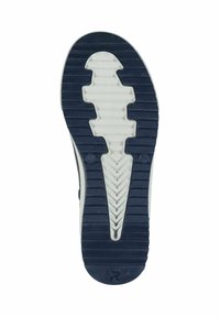 Semelle de chaussure présentant un motif, principalement bleu marine et blanc, avec des rainures texturées et une section de bout arrondi pour une meilleure traction.