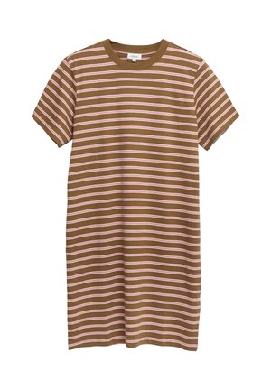 Bruine T-shirtjurk met korte mouwen, fijne witte en roze horizontale strepen en een ronde hals.