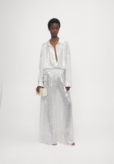 Norma Kamali BOYFRIEND ELEPHANT - Nohavice - clear/white