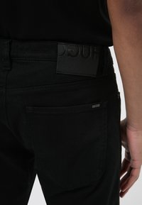 HUGO Vaqueros slim fit - black