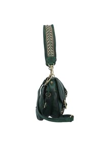 Zelená kožená kabelka s texturovaným popruhem, který má tkaný design. Doplňky zahrnují zlaté kování a podrobné prošívání na těle.