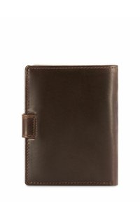 Brązowy skórzany portfel o gładkiej fakturze, z klapką zapinaną na zatrzask i widocznym przeszyciem wzdłuż krawędzi. Kompaktowy, prostokątny kształt.