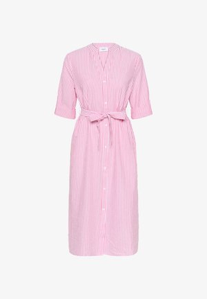 Różowa i biała sukienka w paski z okrągłym kołnierzykiem, zapinana na guziki, z krótkimi podwiniętymi rękawami, paskiem w talii i kieszeniami po bokach.