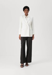 Bruuns Bazaar RUBYSUS TUXI BLAZER - Žakete - snow white