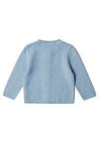 Suéter de punto azul claro con mangas largas, cuello redondo y puños y dobladillo acanalados. Textura suave, diseño minimalista, sin patrones.