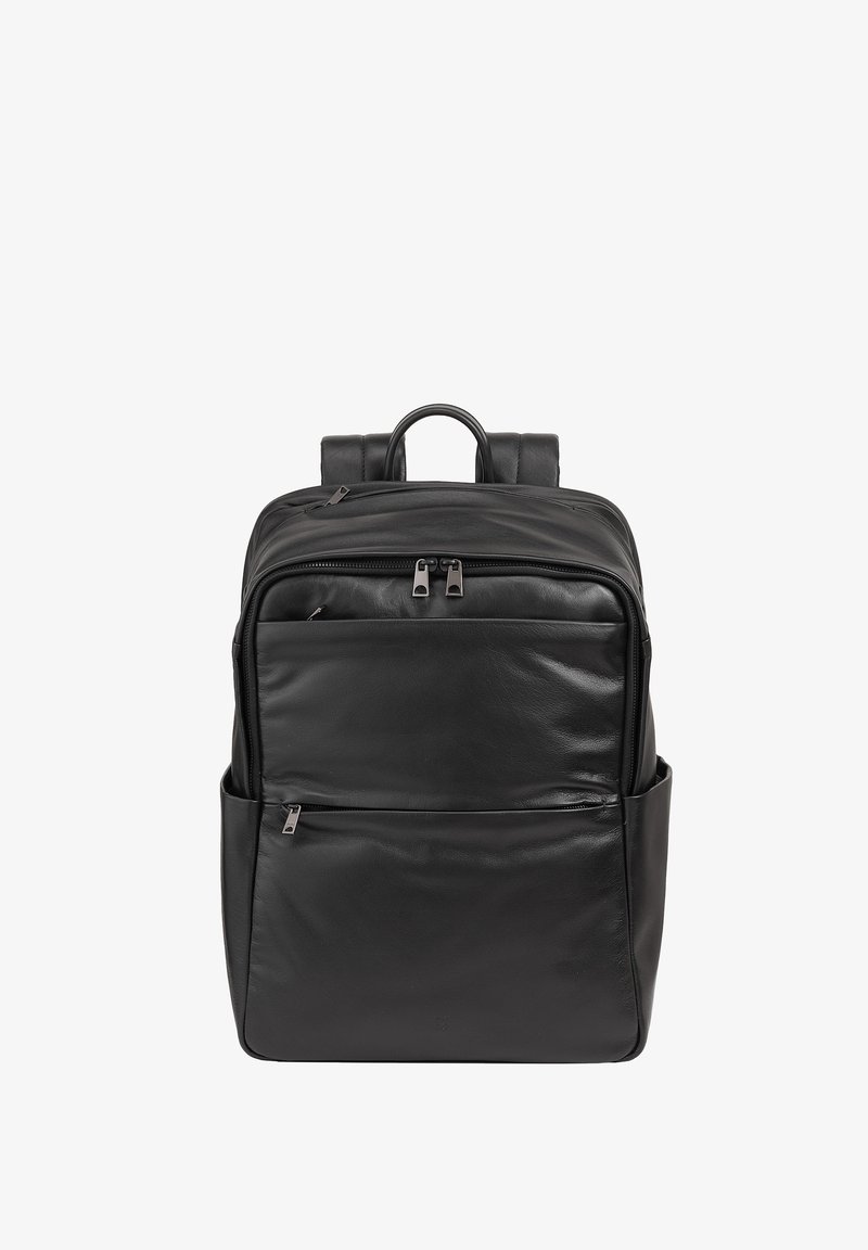 Sac à dos en cuir noir avec une texture lisse, double fermeture éclair, poche avant et bretelles rembourrées. Il est doté d'une poignée supérieure pour le transport.