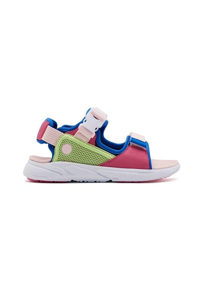 Sandale colorée présentant une combinaison de matériaux roses, verts et bleus, avec des sangles en velcro et un design en mesh respirant.