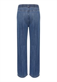 Blauwe denimbroek met een elastische tailleband, rechtlopende ontwerp en gestikte zoomdetails. De stof heeft een gladde textuur.