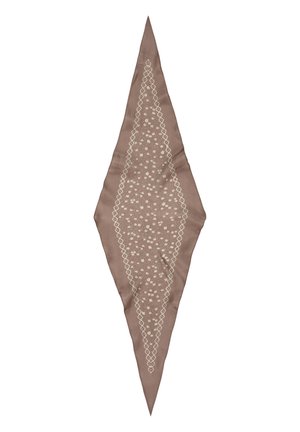 Sciarpa marrone stretta a forma di diamante con motivo centrale di piccoli disegni floreali e geometrici bianchi.