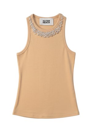 Top smanicato beige con scollo rotondo, decorato con più file di perle bianche lungo il colletto, etichettato Silvian Heach.