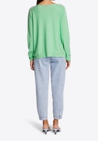 Rich & Royal Strickpullover - green