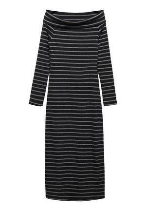 Robe à rayures noires et grises, longueur genou, manches longues et large encolure bateau.