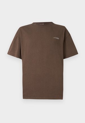 Brown cotton t-shirt with a round neckline. Features short sleeves and a small logo on the left chest area. Simple, unembellished design.