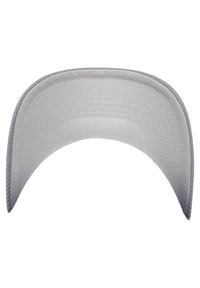 Hall 2 baseballi kork, jäik konstruktsioon, sile pind, kaardus kuju ja korralik õmblus servades; ei ole nähtavaid logosid ega mustreid.