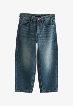 Blau ausgewaschene Jeans aus Denim mit vorderen Taschen, Gürtelschlaufen und Knopfverschluss, vor weißem Hintergrund gezeigt.