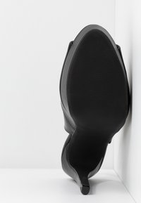 Even&Odd Talons hauts à bout ouvert - black