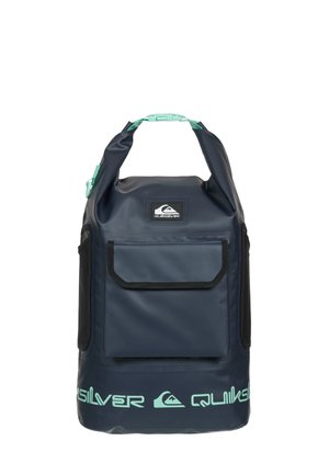Dunkelblauer, wasserdichter Quiksilver-Rucksack mit Fronttasche, Rollverschluss sowie mintgrünen Griff- und Logoakzenten.
