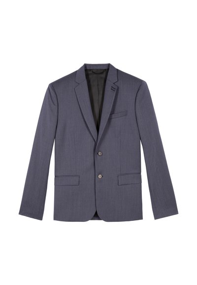 Blazer de rayas navy con solapas de muesca, dos bolsillos delanteros, dos botones y forro interior en contraste. Textura de tela suave.