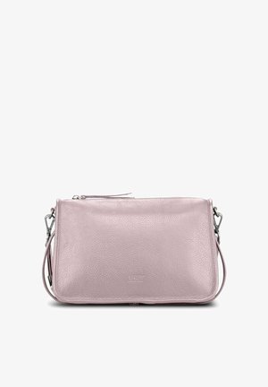 Sac bandoulière en cuir rose avec une surface texturée, une fermeture éclair et une sangle réglable. Présente un logo discret embossé à l'avant.