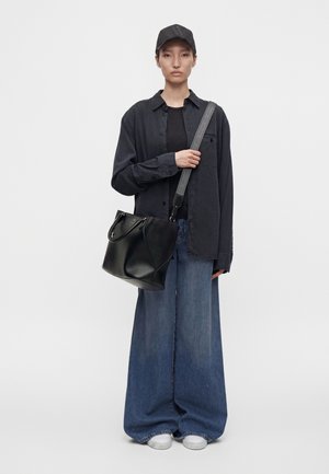 Armani Exchange, Shopping bags - black