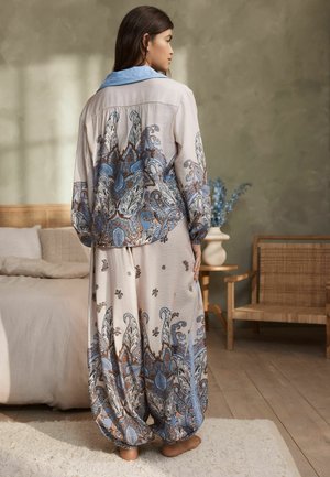 B by Ted Baker, BLUE PAISLEY BALLOON TROUSER BUTTON THROUGH PYJAMAS SET - Pyjama - blue paisley