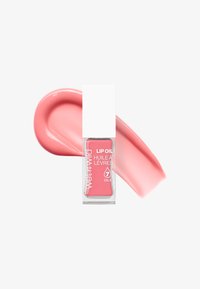 Läppolja i en klar fyrkantig flaska med ett vitt lock. Vätskan är en mjuk rosa färg, åtföljd av en slät rosa strov.