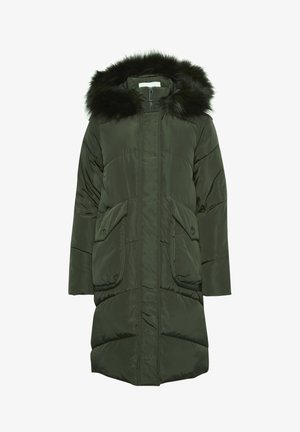 Olijfgroene pufferjas met een bontvoering in de capuchon, voorzien van een ritssluiting, twee grote voorkruiken en een middellange pasvorm.