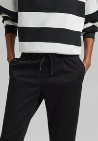 edc by Esprit Broek - black