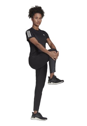 OWN THE RUN TEE - T-shirt imprimé - black