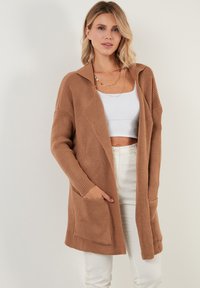 LELA REGULAR FIT - Jopica - camel