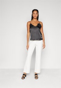Vero Moda VMKLAS ROSE SINGLET  - Felső - black