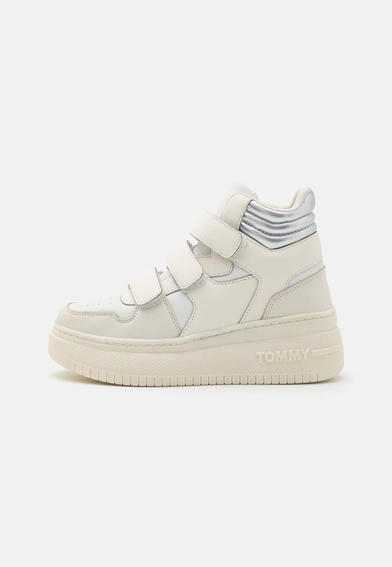 Tommy Jeans RETRO BASKET CHUNKY mleczny