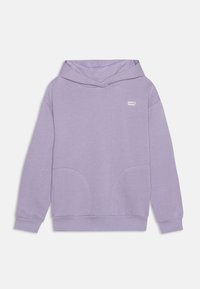 Sudadera de color púrpura claro hecha de tela suave, que cuenta con un bolsillo canguro, puños acanalados y un pequeño logo en el pecho.