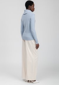 INFLUENCER COWL-NECK - Maglione - iceberg