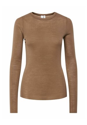 Brun langermet topp laget av lett, teksturert stoff. Har rund hals og tettsittende design. Enkel og allsidig stil.