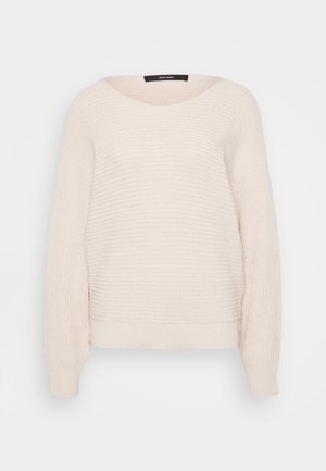 Svetlo bež pulover z rebrasto teksturo, širokim čolničastim izrezom in dolgimi rokavi. Ima sproščen kroj ter rebraste manšete in rob.