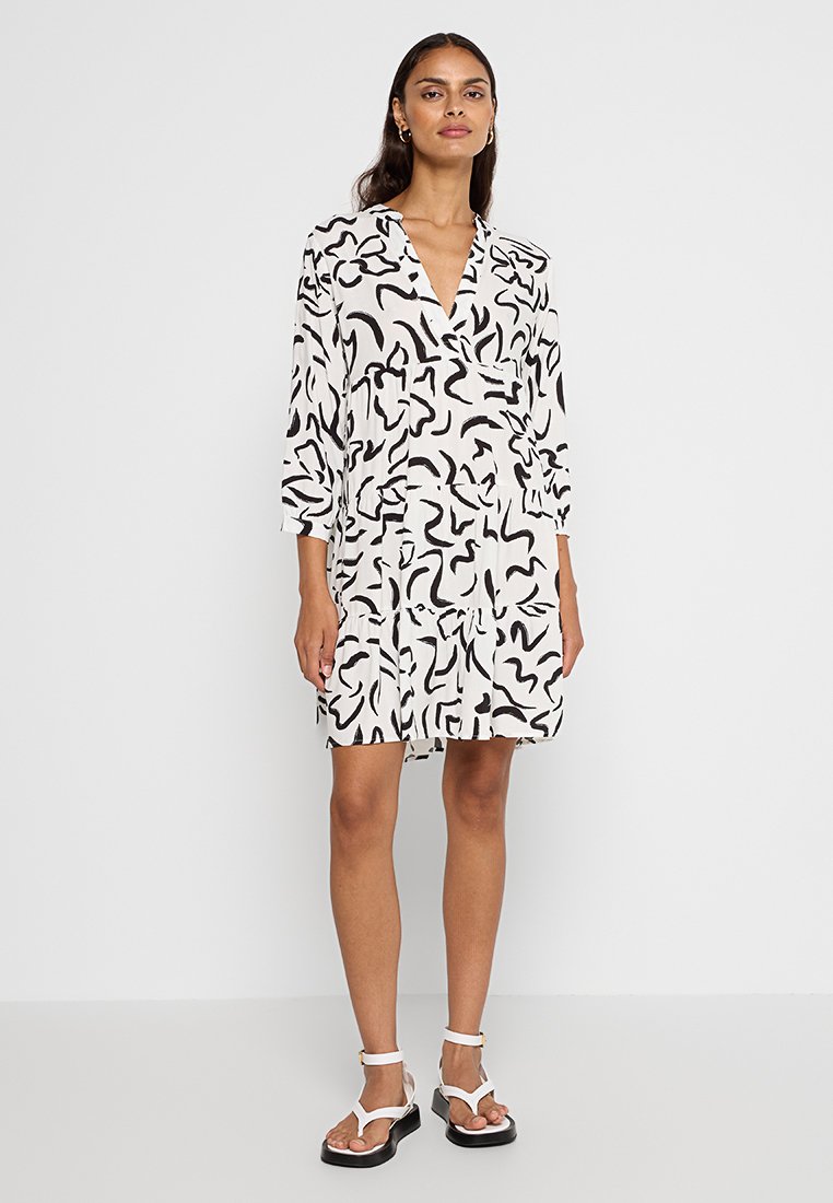 Apricot Jurk wit Apricot Jurk wit